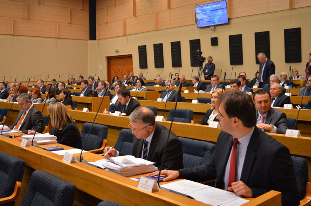 Српска се задужује 63 милиона марака